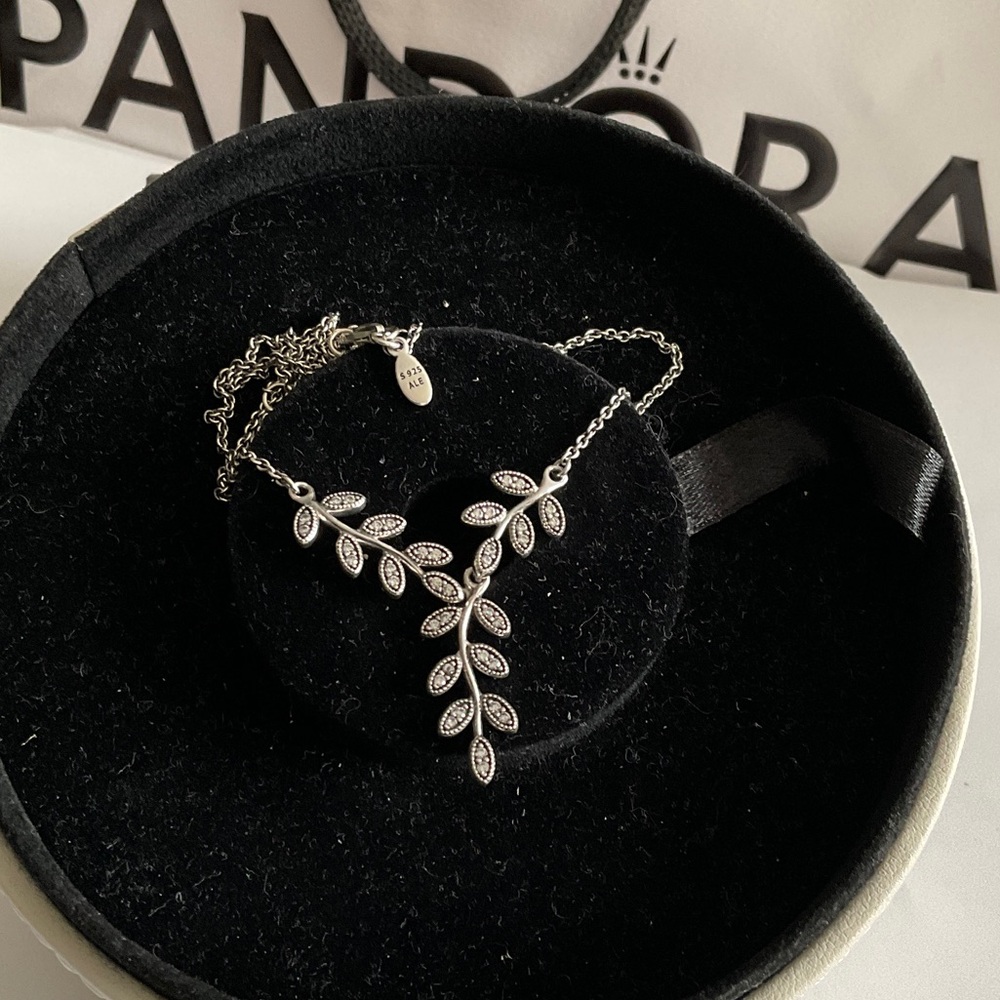 Pandora Silver Leaf Necklace